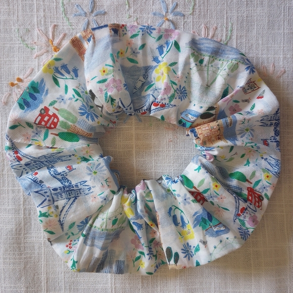 Liberty of London Accessories - Liberty of London Art Fabric Scrunchie